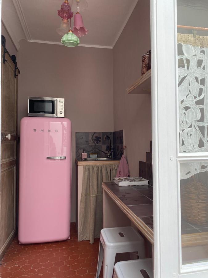 Le Logis Blanc Bed&Breakfast Coursan Esterno foto