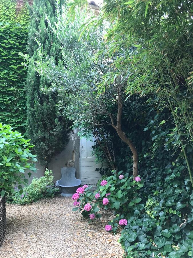 Le Logis Blanc Bed&Breakfast Coursan Esterno foto